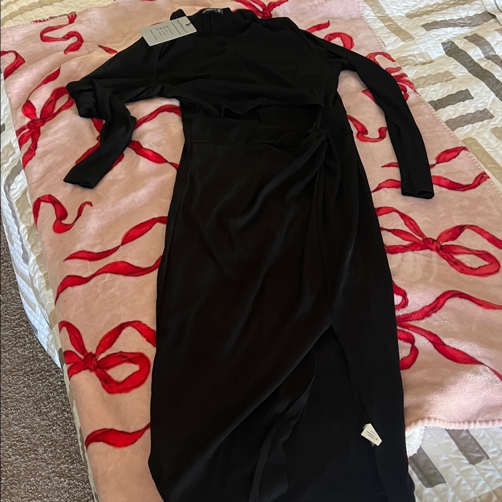 Ribbed long sleeve dress with mid cut out and low slit